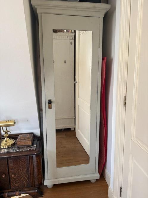 Vintage closet with mirror, Huis en Inrichting, Kasten | Kledingkasten, Gebruikt, 150 tot 200 cm, 50 tot 100 cm, 50 tot 75 cm