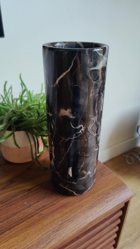 Twee keramische vazen – marmer en geel, 30 cm, stijlvol, Huis en Inrichting, Woonaccessoires | Vazen, Zo goed als nieuw, Overige kleuren
