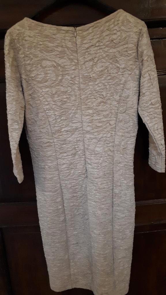 São Paulo Jurk - en blazerjas, Kleding | Dames, Jurken, Zo goed als nieuw, Maat 36 (S), Beige, Knielengte, Verzenden