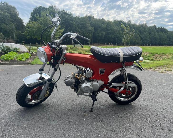 Skyteam Honda Dax 2009 50cc metallic orange, Fietsen en Brommers, Brommers | Honda, Gebruikt, Overige modellen, Maximaal 45 km/u
