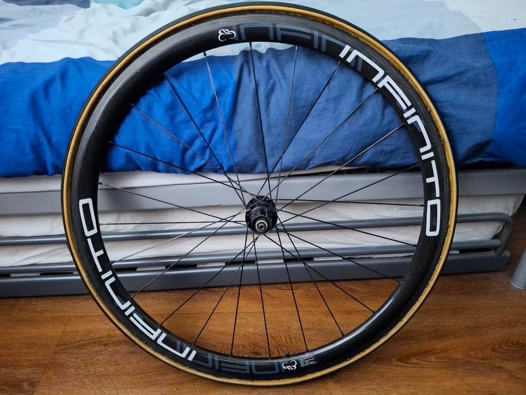 Fietswielen - Diverse sets met band, cassette een over, Gebruikt, Diverse, Carbon, Ophalen