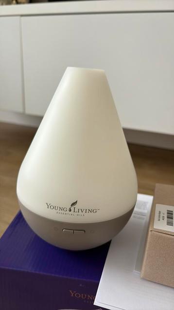  Young Living Dewdrop Diffuser – NIEUW in doos  beschikbaar voor biedingen