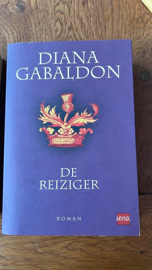 Diana Gabaldon - De reiziger, Boeken, Literatuur, Zo goed als nieuw, Nederland, Ophalen of Verzenden