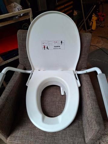 Toilet verhoging beschikbaar voor biedingen