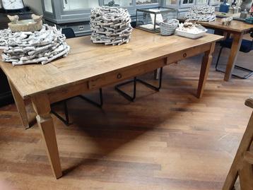 Blank teakhouten eettafel 205 cm beschikbaar voor biedingen