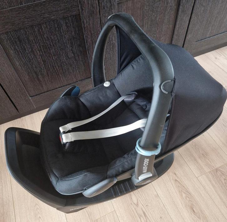 Maxi-Cosi Pebble + Uppababy Adapters + isofix base, Kinderen en Baby's, Autostoeltjes, Gebruikt, Maxi-Cosi, 0 t/m 13 kg, Autogordel of Isofix