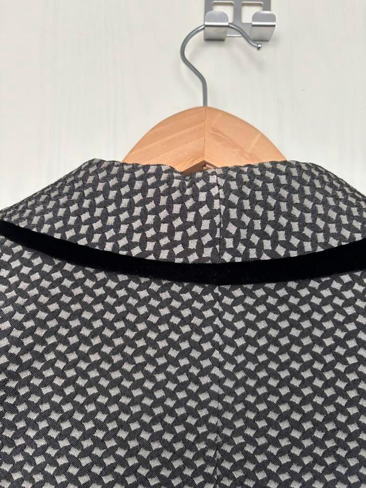 Koopje! Pittig kort jasje van Basler - mt 44 grijs/wit, Kleding | Dames, Jasjes, Kostuums en Pakken, Zo goed als nieuw, Maat 42/44 (L)