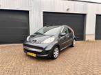 Peugeot 107 1.0 12V 5DR 2012 Grijs, Auto's, Peugeot, Voorwielaandrijving, 4 stoelen, 68 pk, Origineel Nederlands