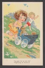 Ansichtkaart - Jongen en meisje met poppenwagen, 1960 tot 1980, Ongelopen, Kinderen, Ophalen of Verzenden