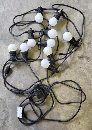 2 partylights/lichtsnoeren 2 x 10 led lampjes 2 x 7,5 m beschikbaar voor biedingen