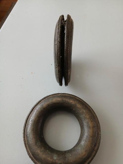 2x metalen rammelaar speelgoed India Jhunjhuna, Antiek en Kunst, Kunst | Niet-Westerse kunst, Ophalen of Verzenden