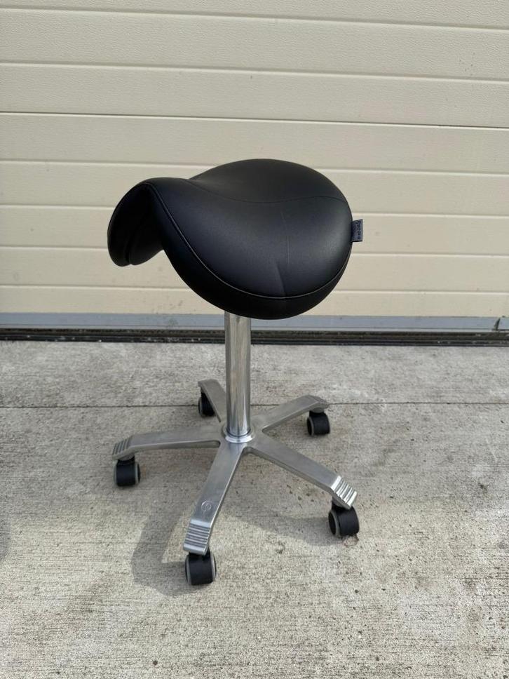 Mr Dental l Score zwart l Assistente stoel l Tandarts stoel, Huis en Inrichting, Krukjes, Zo goed als nieuw, Kunststof, In hoogte verstelbaar