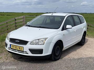 Ford Focus Wagon 1.6 2007 wit beschikbaar voor biedingen