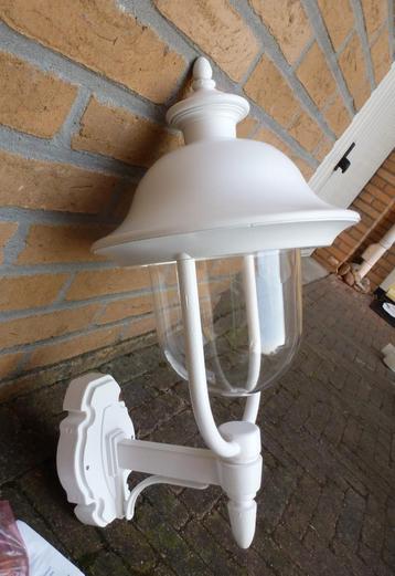 Buitenwandlamp, metaal, E27fitting met montageplaat, Nieuw! beschikbaar voor biedingen