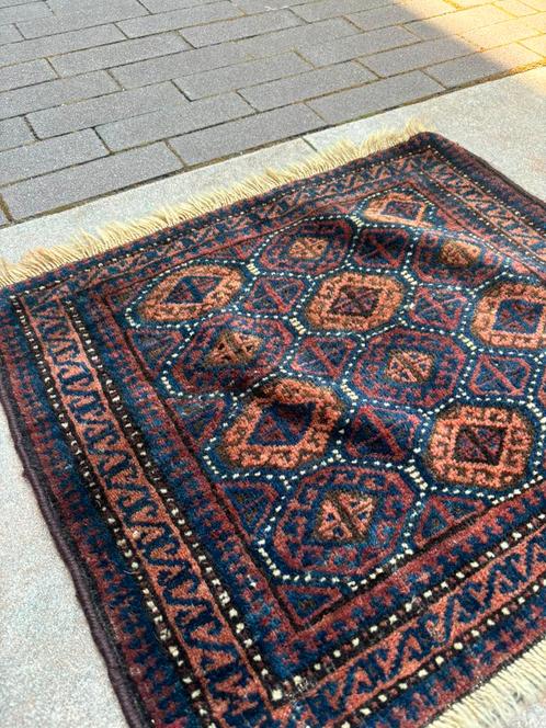 Elegant Perzisch Tafelkleedje – 60 x 51 cm, Antiek en Kunst, Antiek | Kleden en Textiel, Ophalen of Verzenden