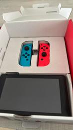 Nintendo switch 1, Spelcomputers en Games, Spelcomputers | Nintendo Switch, Ophalen of Verzenden, Zo goed als nieuw, Met 2 controllers