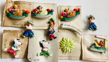 11 oude 1950’s brosches o.a. kinder brosjes,vintage beschikbaar voor biedingen