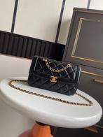 Chanel zwarte schoudertas quilted goud hardware in topstaat, Sieraden, Tassen en Uiterlijk, Tassen | Damestassen, Ophalen of Verzenden