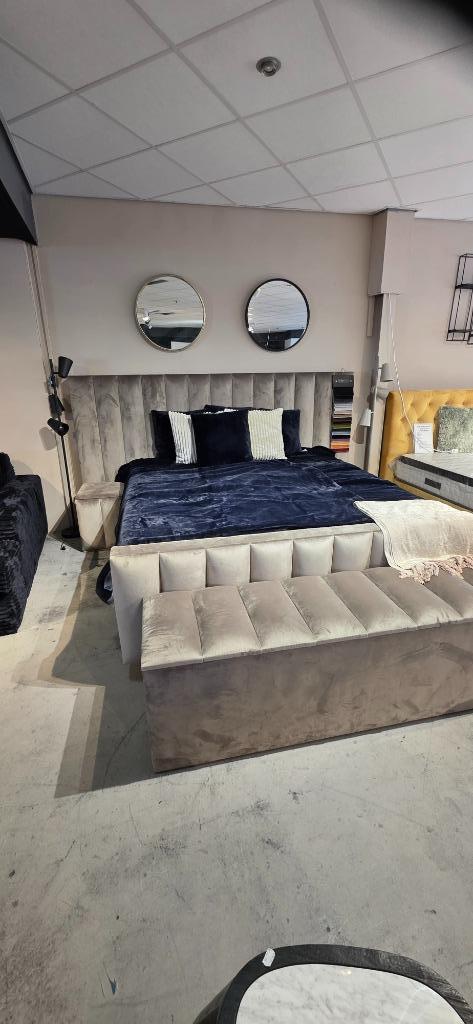 Boxspring Bastion | Incl Nachtkastjes en Opberg Box, Huis en Inrichting, Slaapkamer | Boxsprings, Nieuw, Ophalen of Verzenden