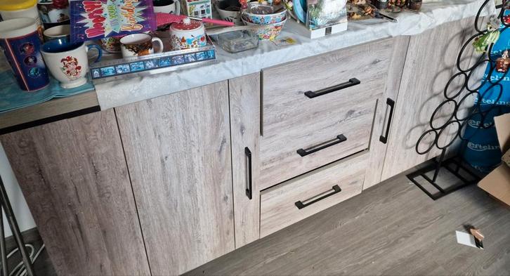 Complete set: Eettafel, Vitrinekast & Dressoir, Huis en Inrichting, Complete inboedels, Ophalen