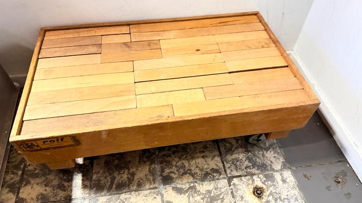 Houten blokken in kist, creatief en leerzaam, Kinderen en Baby's, Speelgoed | Bouwstenen, Gebruikt, Overige merken, Ophalen