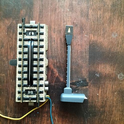 Marklin HO 5112 5113 ontkoppelrails en seinmast M-rails, Hobby en Vrije tijd, Modeltreinen | H0, Gebruikt, Rails, Wisselstroom