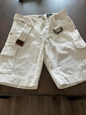 State of art korte broek, kleur wit, maat 32 beschikbaar voor biedingen