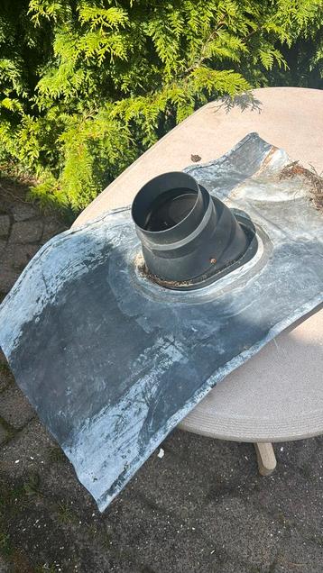 Dakdoorvoer met loodslab beschikbaar voor biedingen