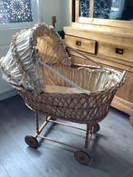 Oud rotan wiegje, Ophalen, Zo goed als nieuw, Wieg