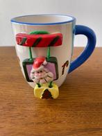 Mok "Kerst" 'Kerstman hangend aan de Mok' Nieuw, Diversen, Kerst, Ophalen of Verzenden, Nieuw