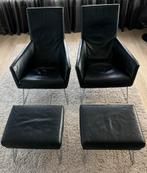 2x LABEL Gerard vd Berg zwart leren stoelen met poef, Huis en Inrichting, Fauteuils, Ophalen, 75 tot 100 cm, Stof, 50 tot 75 cm