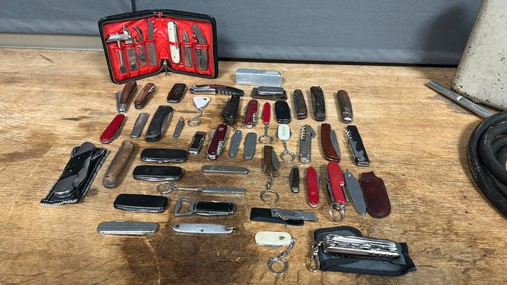 Verzameling zakmessen. 45 stuks. Zakmes., Verzamelen, Overige Verzamelen, Zo goed als nieuw, Ophalen of Verzenden