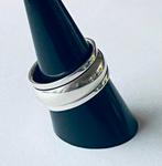 Prachtige zilveren ring met beweegbare midden ring, Sieraden, Tassen en Uiterlijk, Ringen, 18 tot 19, Verzenden, Zo goed als nieuw