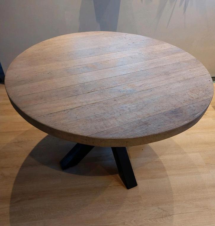 Massief eiken tafel rond 124cm, 5,5cm dik, Huis en Inrichting, Tafels | Salontafels, Zo goed als nieuw, Minder dan 50 cm, 100 tot 150 cm