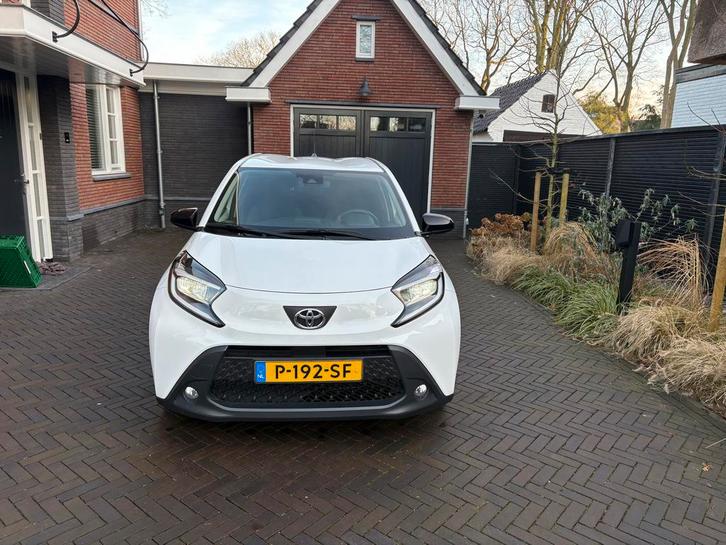 Toyota Aygo X 1.0 Vvt-i MT 72pk 2022 Wit, Auto's, Toyota, Particulier, Aygo X, Benzine, Hatchback, Handgeschakeld, Origineel Nederlands
