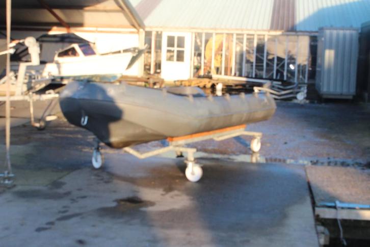 Whaly 435 donkergrijs 2019 z.g.a.n dekzeil 2 bankbakken, Watersport en Boten, Vis- en Consoleboten, Gebruikt, 10 tot 30 pk, 3 tot 6 meter