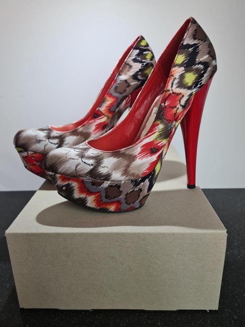 leurrijke hoge hakken met rood plateau – maat 37, Kleding | Dames, Schoenen, Nieuw, Overige kleuren, Ophalen of Verzenden