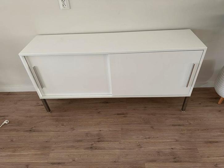Witte ikea dressoir kast, Huis en Inrichting, Kasten | Dressoirs, Gebruikt, 100 tot 150 cm, 25 tot 50 cm, Met deur(en), Ophalen