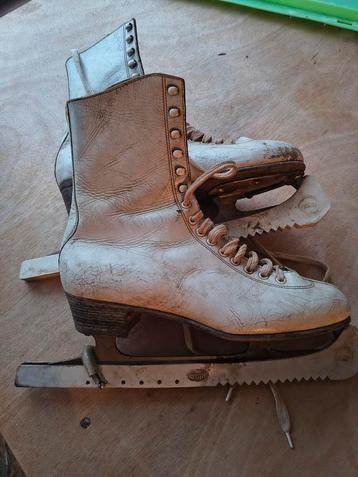 Vintage leren dames schaatsen maat 39 beschikbaar voor biedingen