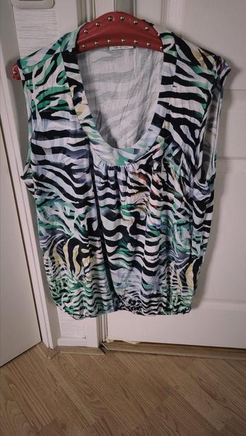 Veel T-shirt truien blouses maat 44 - 46 XL beschikbaar voor biedingen