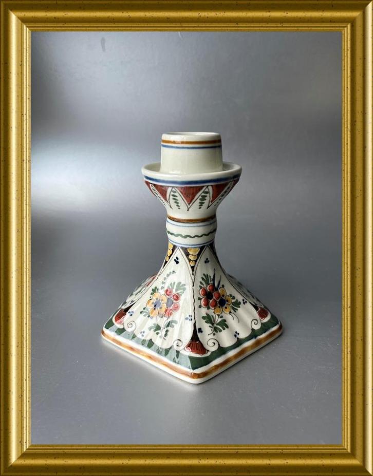 Porceleyne Fles kandelaar: polychroom Delft, Antiek en Kunst, Antiek | Keramiek en Aardewerk, Ophalen of Verzenden
