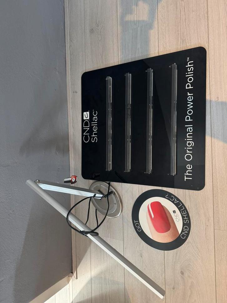 Cnd shellac bord / lamp, Sieraden, Tassen en Uiterlijk, Uiterlijk | Cosmetica en Make-up, Zo goed als nieuw, Handen en Nagels