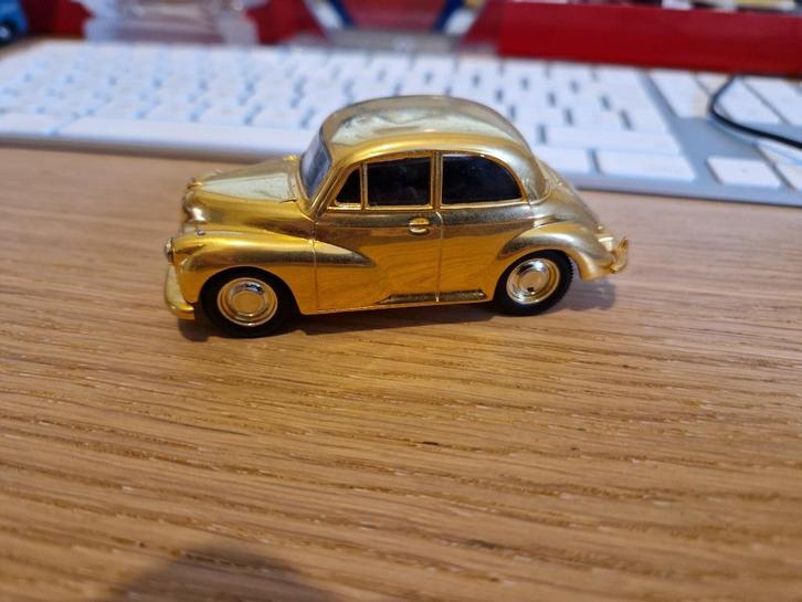Corgi Morris Minor Saloon.   GOLD, Hobby en Vrije tijd, Modelauto's | 1:43, Zo goed als nieuw, Auto, Corgi, Ophalen of Verzenden
