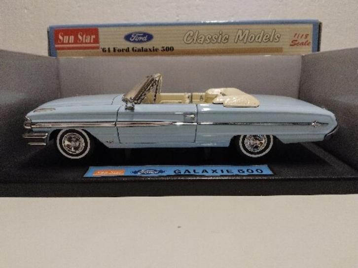 Ford Galaxie 500 cabriolet licht blauw Sun Star 1:18 KRD, Hobby en Vrije tijd, Modelauto's | 1:18, Zo goed als nieuw, Auto, Sun Star