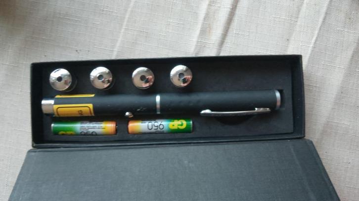 Laserpen incl batterijen en figuurtjes, Muziek en Instrumenten, Licht en Laser, Gebruikt, Laser, Kleur, Ophalen of Verzenden