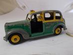 1956 Dinky Toys 254 AUSTIN TAXI (Geel/Groen) + DRIVER! -B-., Hobby en Vrije tijd, Modelauto's | 1:43, Ophalen of Verzenden, Gebruikt