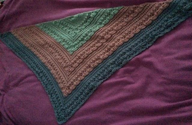 gehaakte omslagdoek shawl, Kleding | Dames, Mutsen, Sjaals en Handschoenen, Nieuw, Sjaal, Maat 36 (S), Ophalen of Verzenden