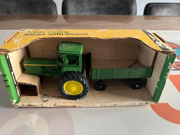 John Deere tractor met wagen Ertl #70 Ertl, Hobby en Vrije tijd, Modelauto's | 1:32, Zo goed als nieuw, Tractor of Landbouw, ERTL