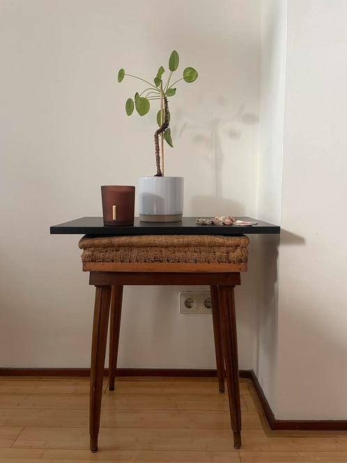 Vintage poef, kruk, bijzettafel, 43x34x55 cm, Huis en Inrichting, Tafels | Sidetables, Zo goed als nieuw, 25 tot 50 cm, 50 tot 100 cm