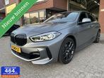 BMW 1-serie 118i EDE M-PAKKET*LED*NAVI*SFEER*FROZEN-GREY*, 65 €/maand, Gebruikt, 3 cilinders, Zilver of Grijs